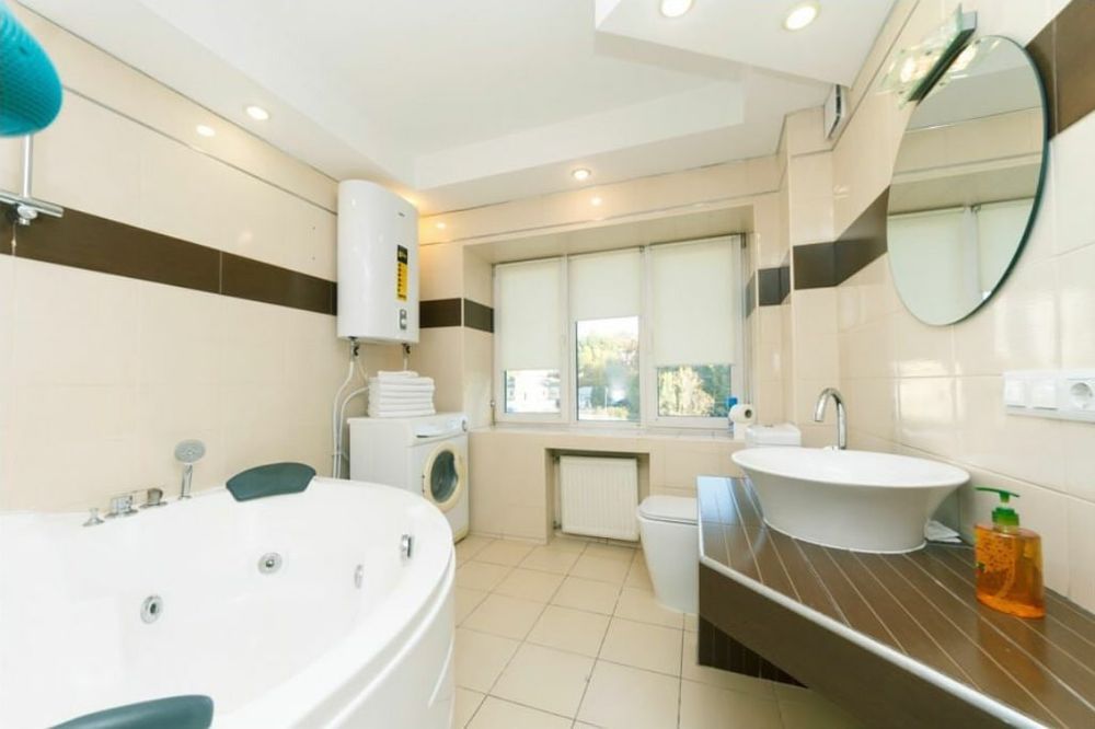 Квартира подобово, погодинно 2 кв на набережній центр міста