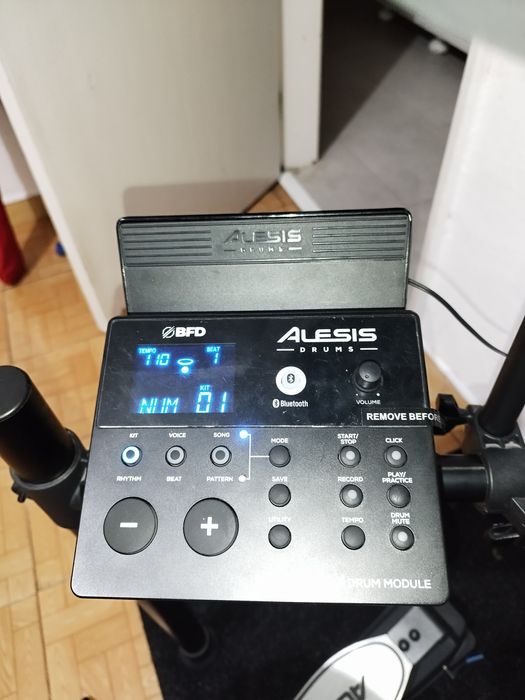 Bateria Eletrónica Alesis Nitro Max + Extras (Como Nova)