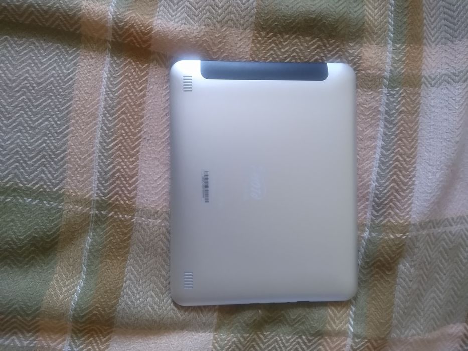 Продам планшет Enot J145