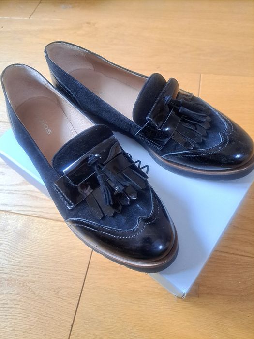 Mokasyny skórzane WOJAS chwosty czarne lakierowane rozmiar 39