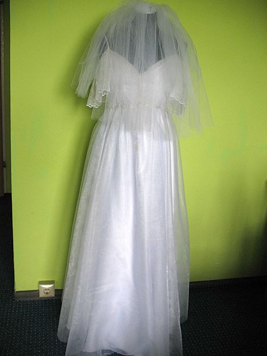 Suknia - ślubna - 36 / 38 - biust 90+ cm welon