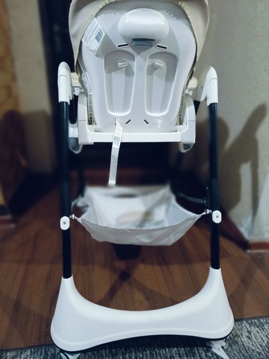 Стільчик для кормління від Carrello, модель Stella.