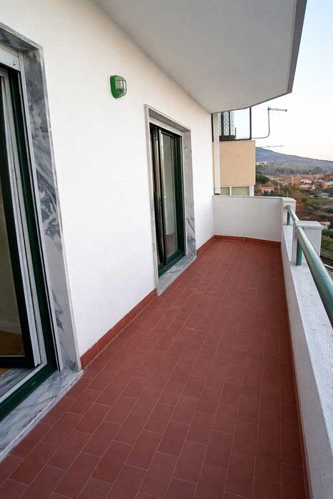 Quartos em Apartamento T3 Renovado: Vista e Localização Privilegiada