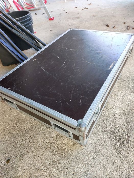 Flight case 122x80x20