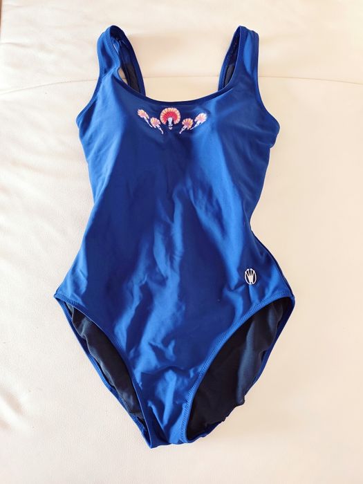 Triumph jednoczęściowy strój kąpielowy damski 38 M