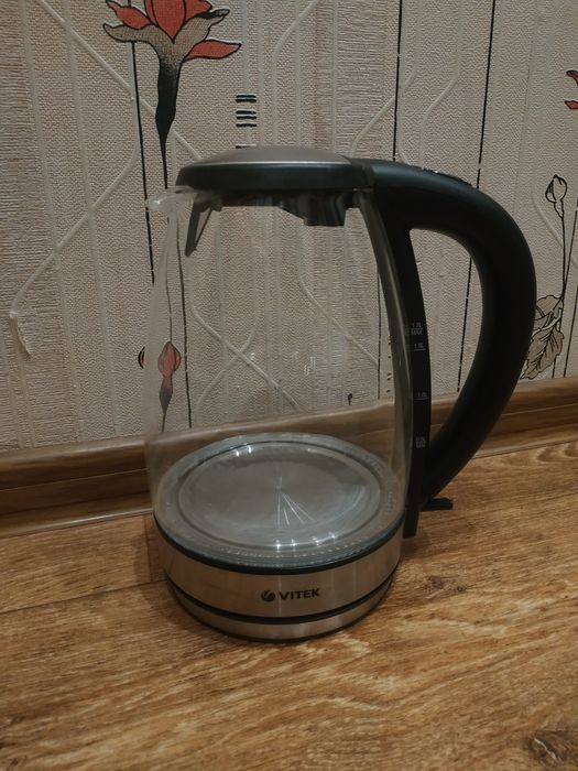 Электрочайник прозрачный Vitek 2200 Вт