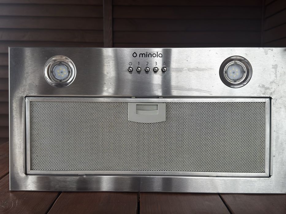 Встроенная кухонная вытяжка