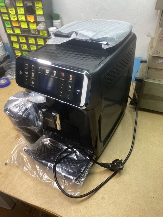 Кавомашина Philips LatteGo Series 5500 Series EP5547/90