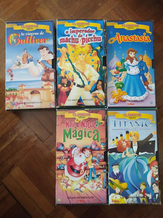 EM PORTUGUÊS Cassetes VHS desenhos animados e documentários