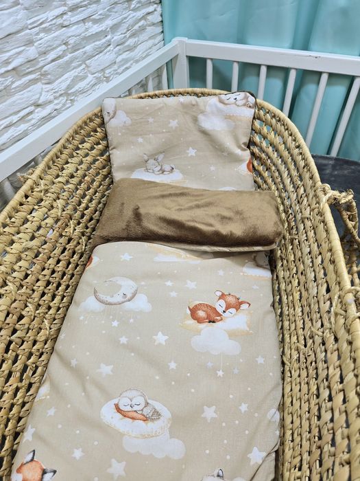 Pościel  do gondoli / kosza Mojżesza/ kolyski. Kołderka poduszka.  
Ko