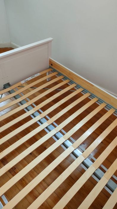 Cama de madeira de 1.60