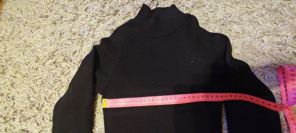 Sukienka sweterkowa czarna XS Reserved