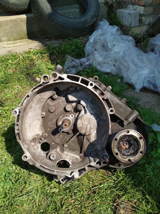 Продам механическую коробку передач на шкода фабия 2003год