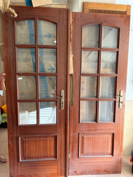 Porta 2 folhas em madeira maciça para vão de 1400* 2000