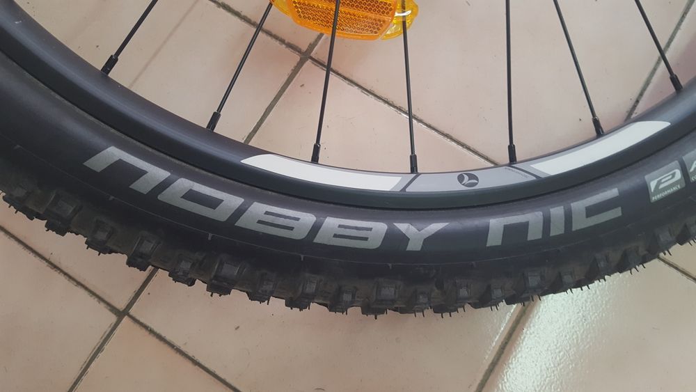 Pneus 27,5 /  2.4 e selins