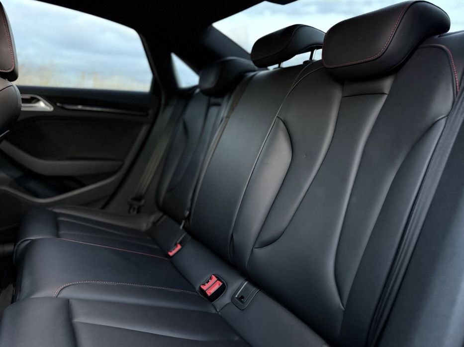Audi RS3 Limousine 2.5 TFSI quattro S tronic