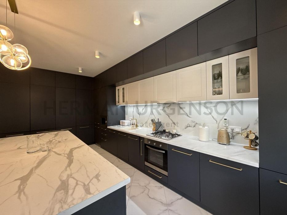 Продаж 3к квартири 110 м.кв / ЖК Bavaria, БАМ