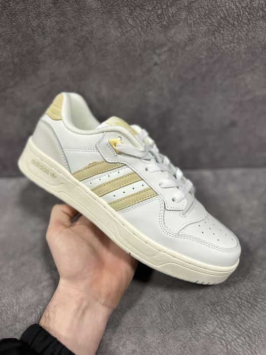Кроси Adidas Rivalry Low forum бежеві, кроссівки чоловічі адідас