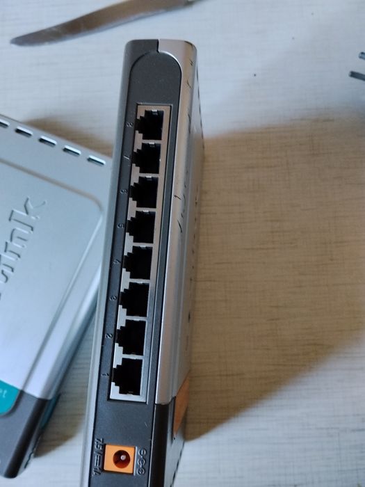 Сетевой  комутатор 10/100fast ethernet switch