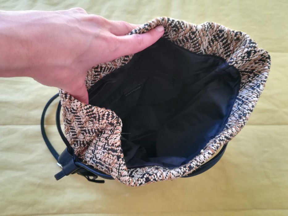 Adjustable-strap crossbody bag64751910315394121