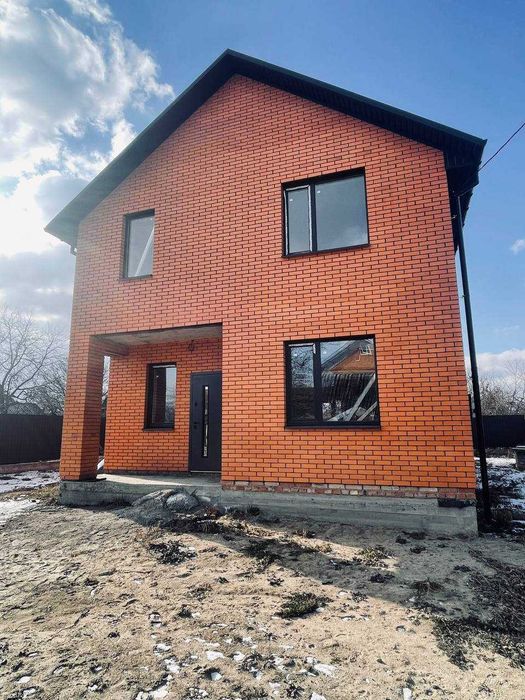 Продаж двоповерхового будинку з чистовими роботами!