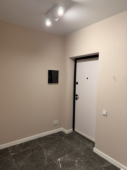 VP Продаж сучасної 1-кімнатної квартири в новобудові, укомплектована