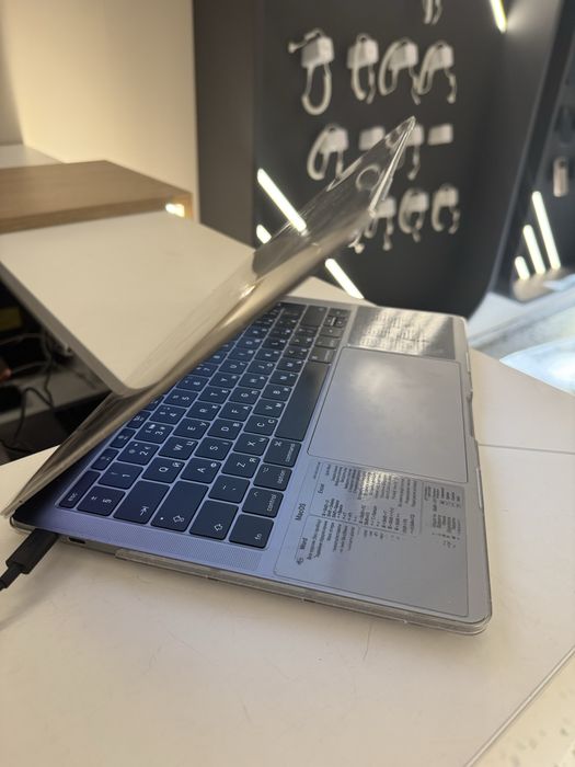 MacBook Pro 13” i5/8/128 Gb дефект екрану