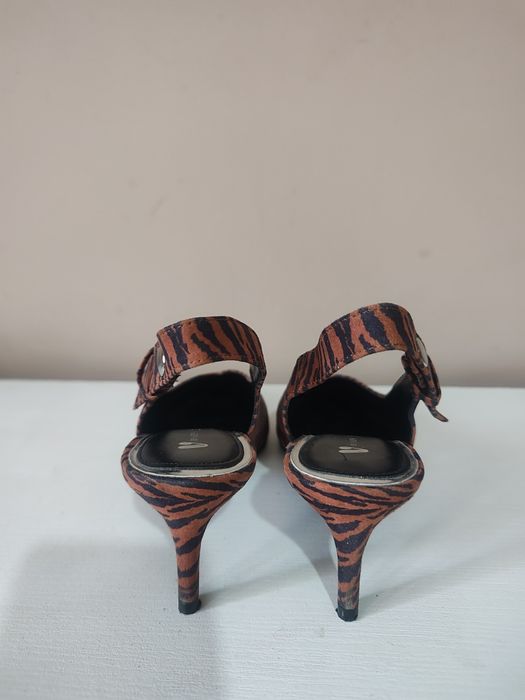 Buty Czółenka firmy V By Very r. 38