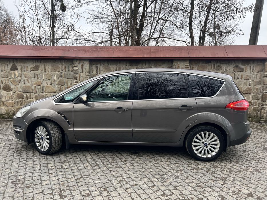 Продаж автомобіля Ford S-Max 2011