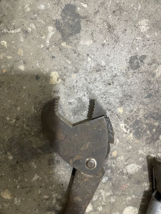 Ключ газовый,разводной, состояние хорошее.