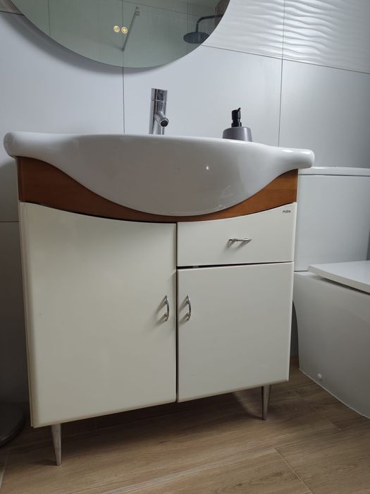 Conjunto de casa de banho: móvel com lavatório + espelho com luz — marca mdm
