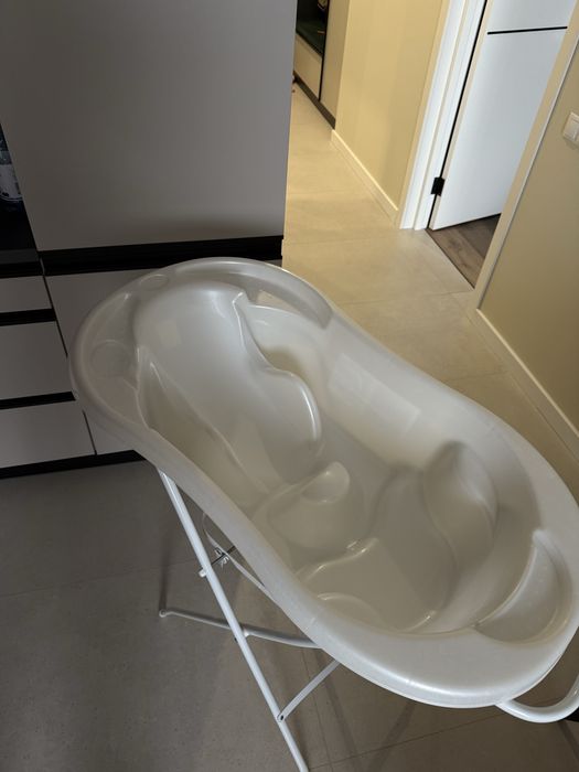 Дитяча ванночка з підставкою