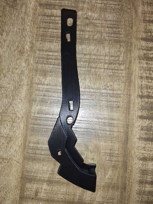 8V5807084 audi a3 s3 седан кріплення бампера