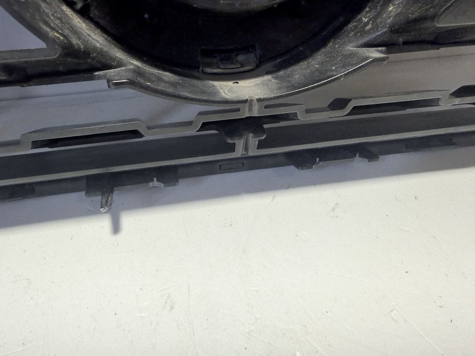 Volvo XC40 grill atrapa chłodnicy R-design 18-22