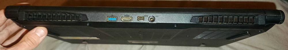 Laptop do gier CLEVO N150RD - licencja MSI