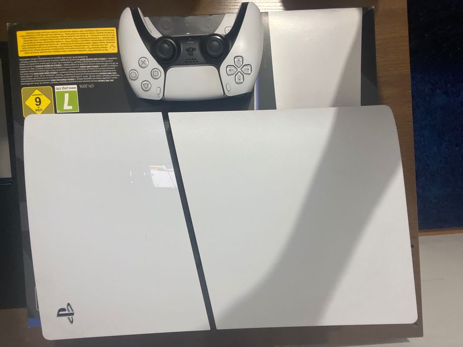 Ps5 Digital 1Tb dois comandos