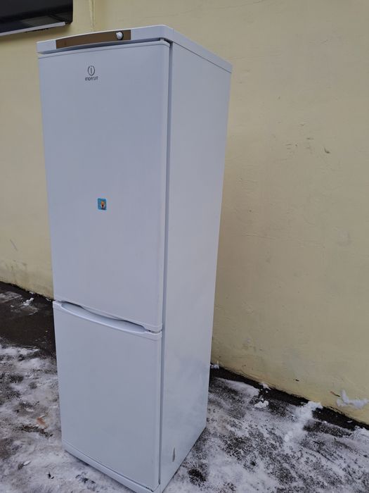 Холодильник indesit 195см