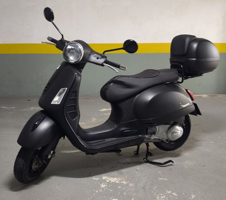 Vespa GTS Super 300 Notte // imaculada // nacional