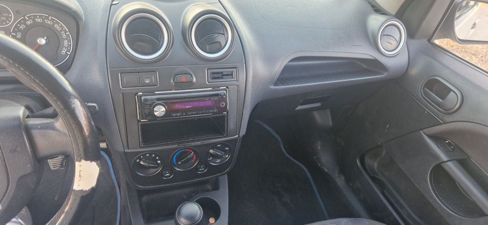 Ford fiesta 1.4 tdci ano 2006 impecável