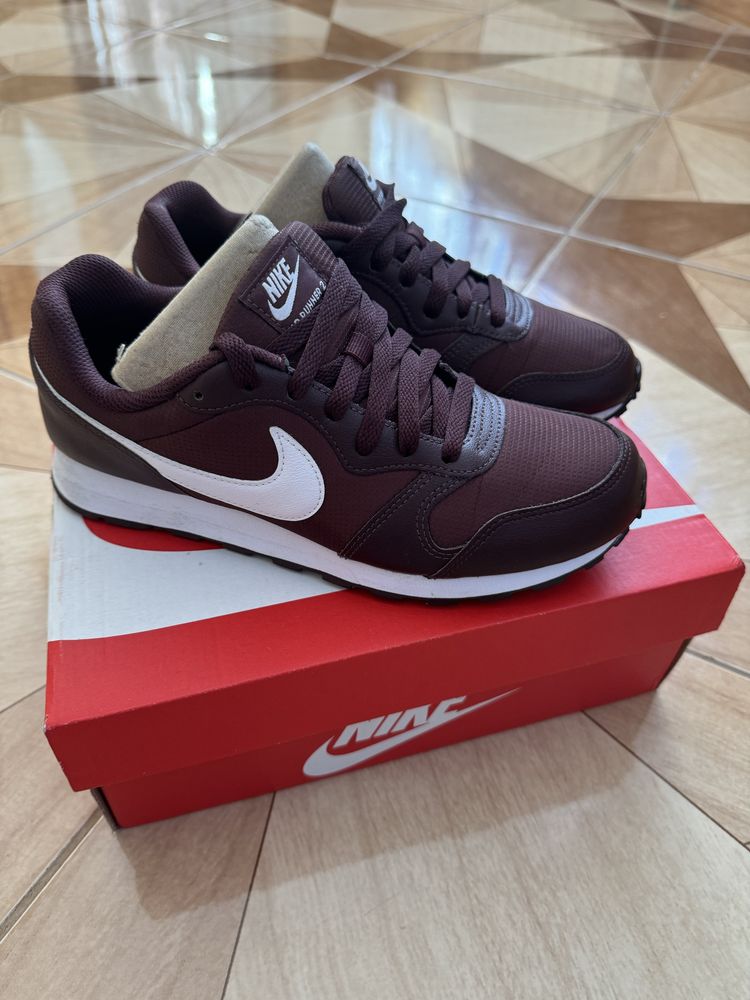 Nike MD RUNNER 2 PE GS 4 5 23 5 cm 990