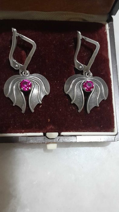 Красивые серебрянные серёжки с розовым камнем. Ретро