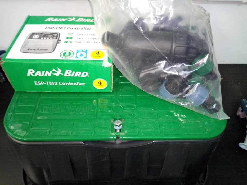 Automatyczne nawadniane 4 sekcje Rain Bird ESP-TM2 4-230 Nowe
