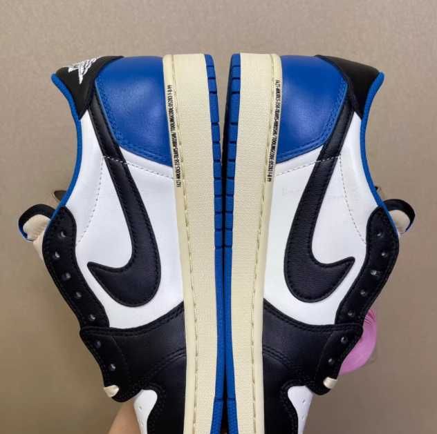Jordan 1 Retro Low OG SP Travis Scott Fragment R.43