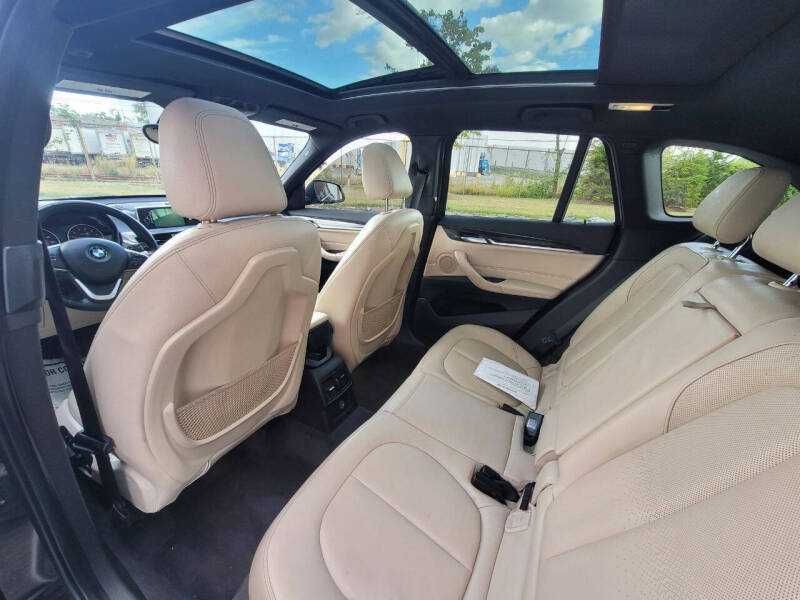 2016    BMW    X1