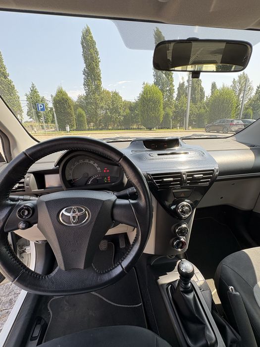 Toyota IQ - 2013
