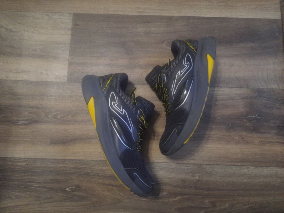 Продам Кросівки Joma