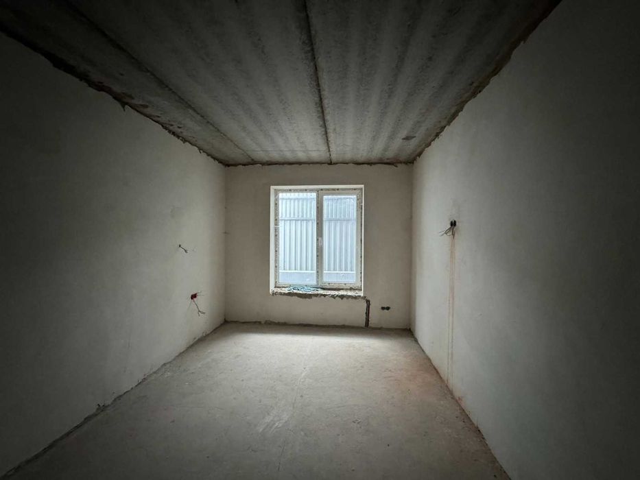 Продається приміщення на 1 поверсі на Слов'янці