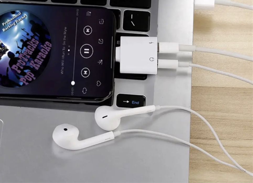 Адаптер для прослуховування музики Lightning і 3,5 мм Audio AUX Jack