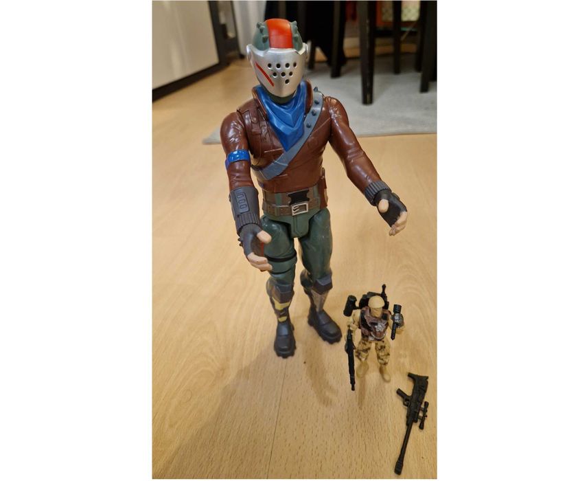 Figura Fortnite e Militar