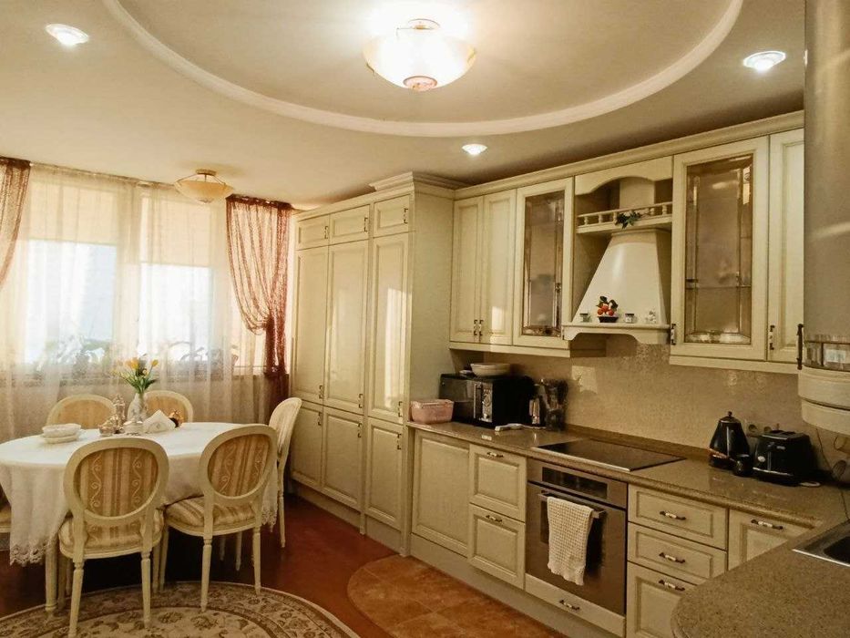 Класна простора 1 к. квартира біля М.Деміївська, новий будинок, стильний ремонт